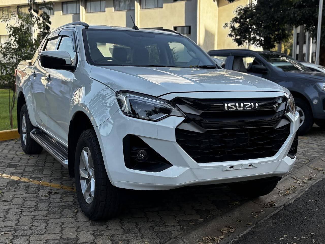 TFS 87 Double Cab